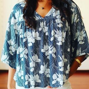 Kahulale’a - Top Ka’ala Sweet Awapuhi Ke’oke’o in Sapphire